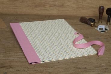 Preview: niedliche Mappe in rosa mit Blümchen
